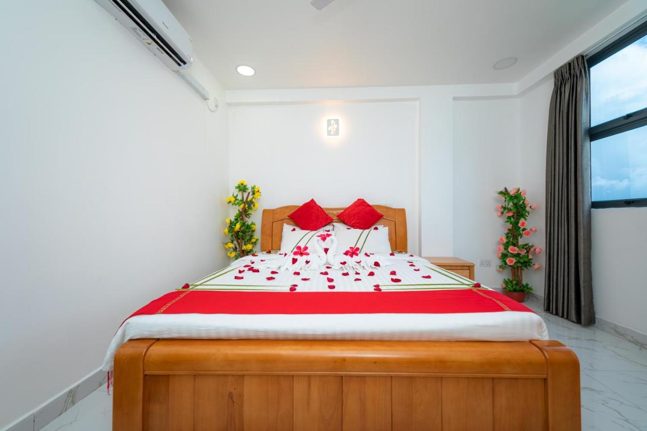 White Beach Holiday At Hulhumale' Exterior photo